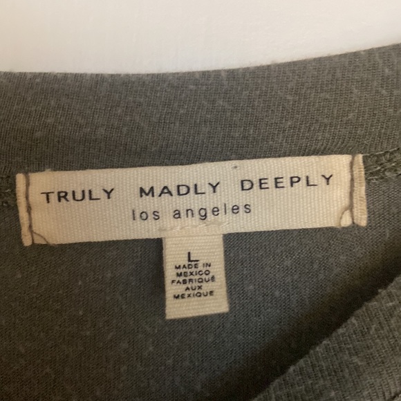 Urban Outfitters Tshrit - Picture 2 of 5